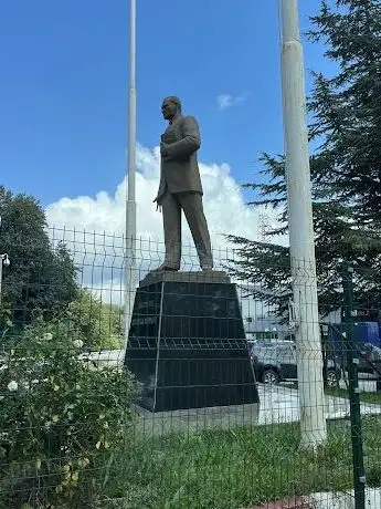 Photo de Statue of Atatürk