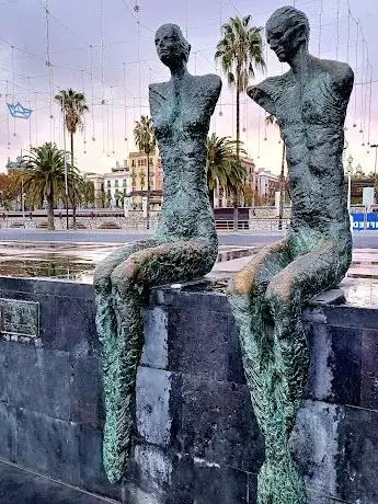 Photo de Sculptures de Couples Assis