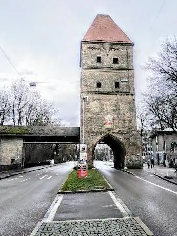 Photo de Vogeltor Torturm in Augsburg