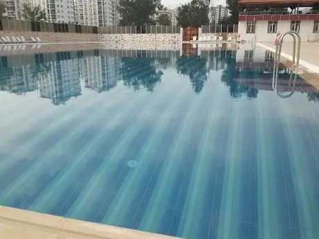 Photo de Kozan Olympic Swimming Pool