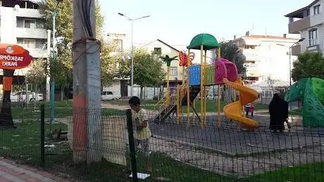 Photo de Taşköprü Parkı