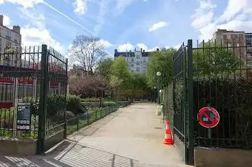 Foto de Oiseau-Lunaire Square