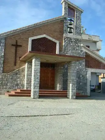 Photo de Church of the Holy Cross