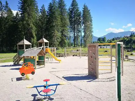 Photo de Parco giochi lago di San vito