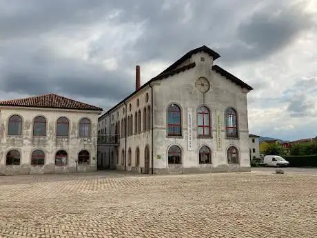 Photo de Museum of the Silkworm