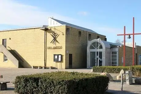 Photo de Österängs kyrka & församlingshem