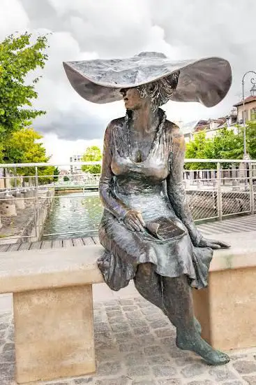 Photo de Lili ou La Dame au Chapeau