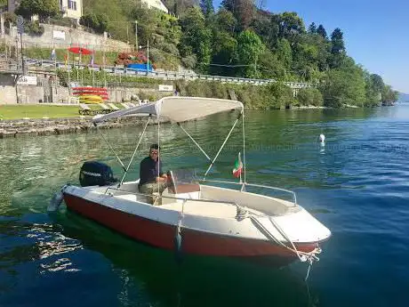 Photo de Boat renting Lake Maggiore by e Vela