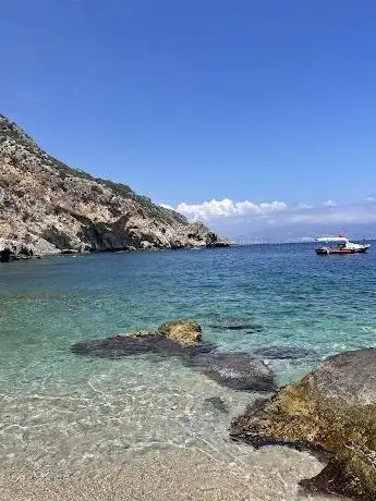 Photo de Karamağara Koyu (Karamagara Bay)