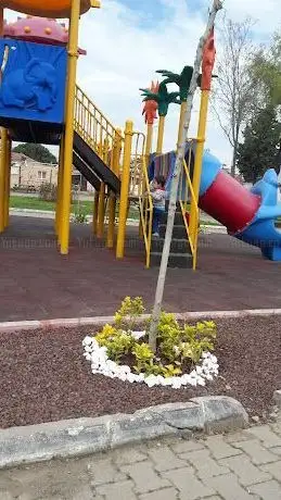 Photo de Altınova Şehitler Parkı