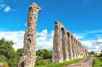 Photo de Gallo-Roman aqueduct of Luynes