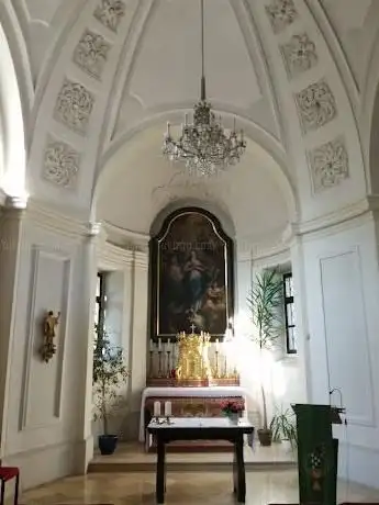 Photo de Katholische Kapelle Hirschstetten