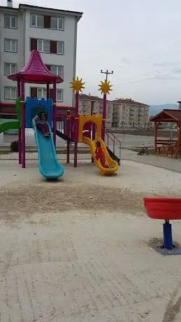 Photo de Saglik Mahallesi Çocuk Parkı