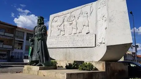 Photo de Monumento a D. Dinis