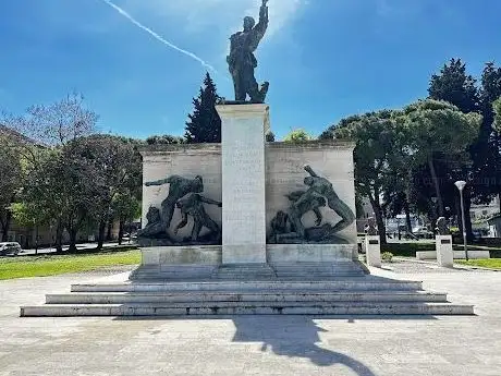 Photo de Monument to fallen fighters and victims of fascist terror