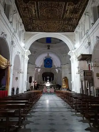 Photo de Church of Saint James Apostle