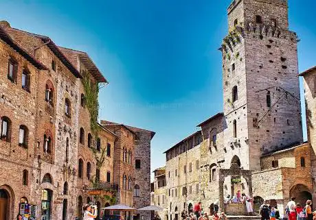 Photo de Piazza del Duomo