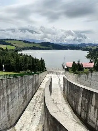 Photo de Zapora wodna na Zbiorniku Czorsztyńskim