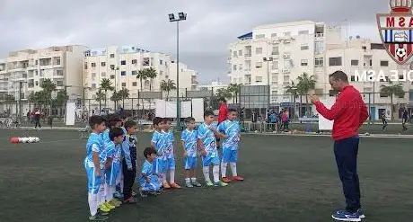 Photo de بحيرة المياه الكبريتيه الساخنه