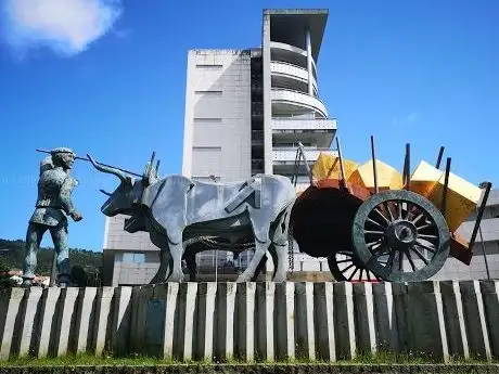 Photo de Estátua ao Carreteiro da Abelheira