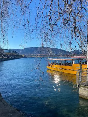 Photo de Petite Plage à la Perle du Lac