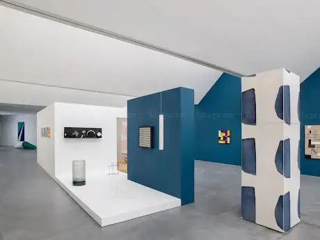 Photo of VON BARTHA BASEL