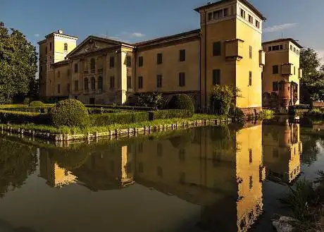 Photo de Villa Sommi Picenardi