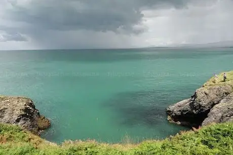 Glen beach cliff walk