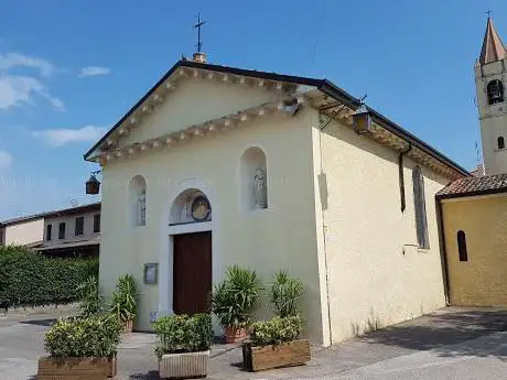 Photo de Chiesa di Caluri