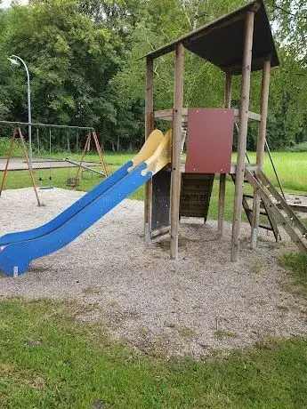 Photo de Spielplatz am Sportplatz