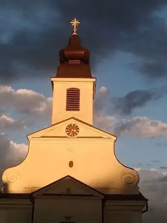 Photo de Katholische Kirche Wöllersdorf (St. Georg)