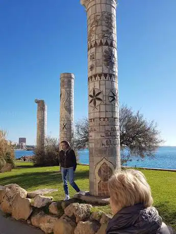 Photo de Monumento a las Culturas del Mediterráneo