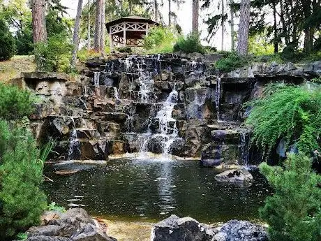 Photo de Bergsee im Türkenschanzpark