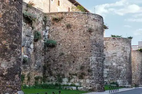 Photo de Antigua Muralla León