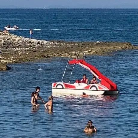 Photo de Premantura Boat Rentals & Watersports in Arena campsite Stupice)