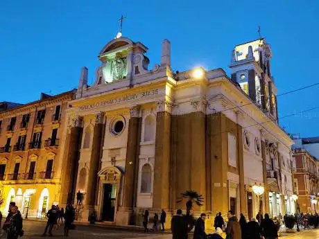 Photo de Piazza della Vittoria