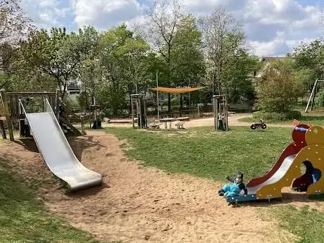Photo de Spielplatz Am Hollerbach