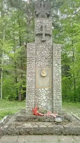 Photo de Pomnik pamięci Francesco Nullo i innych