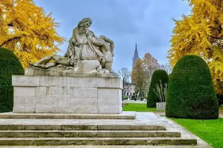 Photo de Jardin de la Place de la République