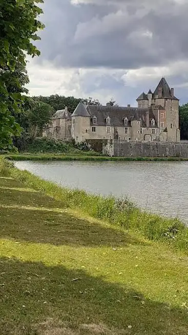 Photo de Castle of La Chapelle Angillon Wedding visit