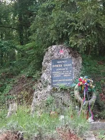 Photo de Kerinov spomenik in Omerzlov križ