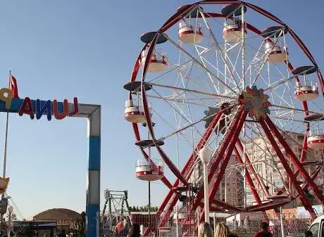 Photo de Şahinbey parkı lunapark
