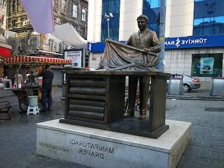 Photo de Manifaturacı Draper Heykeli