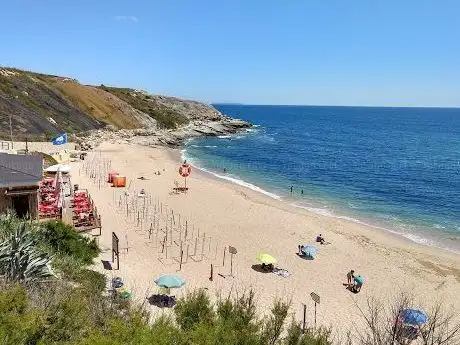 Photo de Praia de São Bernardino