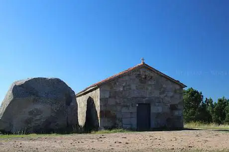 Photo de Ermida de San Alberte de Ribeira