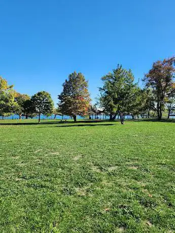 Photo de Mary O'Malley State Park - Chelsea Naval Hospital Park