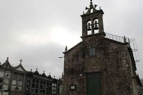 Photo de Igrexa de Santa Cruz de Montaos