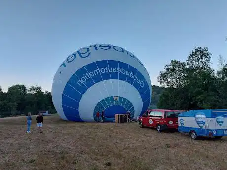 Photo de Happy Ballooning