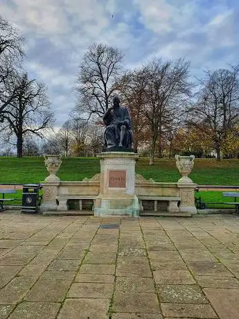 Photo de Edward Jenner Memorial