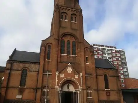 Photo de Sacred Heart of Jesus Catholic Church  Battersea